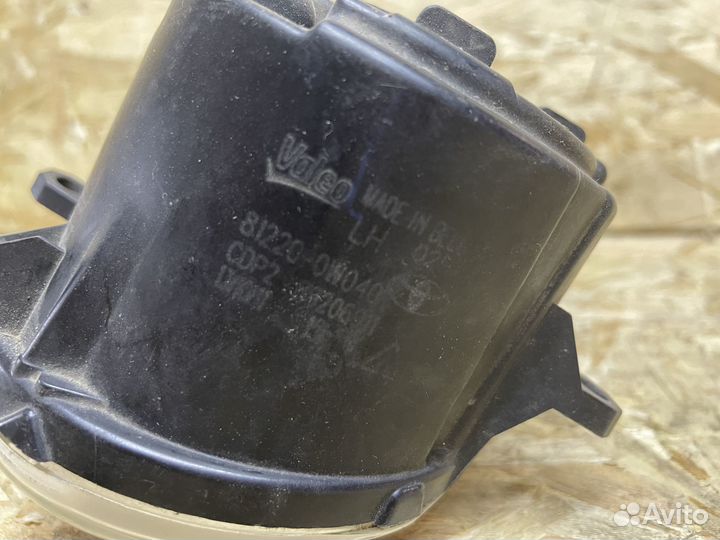 Фара противотуманная левая Toyota Prado 150