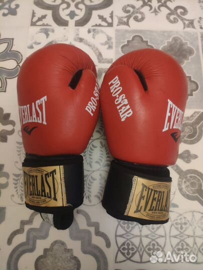 Боксерские перчатки 10 oz Everlast pro-star