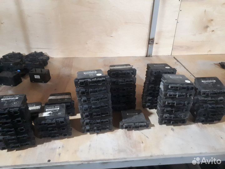 Блок управления двери 210 820 36 26 мерседес 210