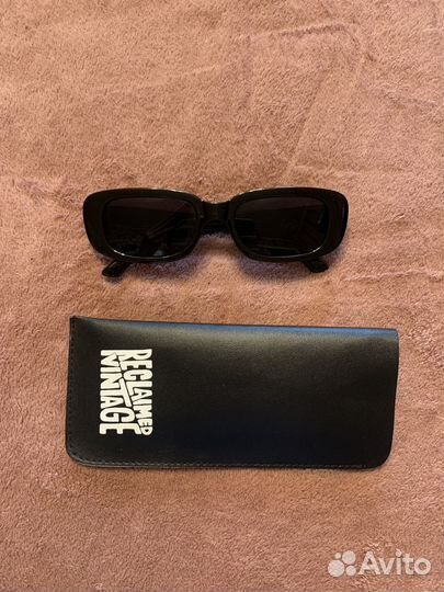 Кепка, шарфы, кольца, солнечные очки