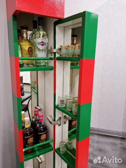 Пограничный столб-бар