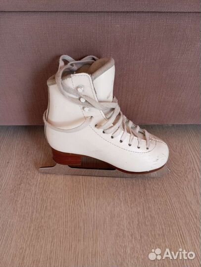 Фигурные коньки 28 Graf Ace