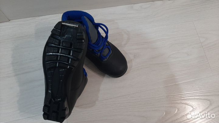 Продам детские лыжные ботинки Nordway