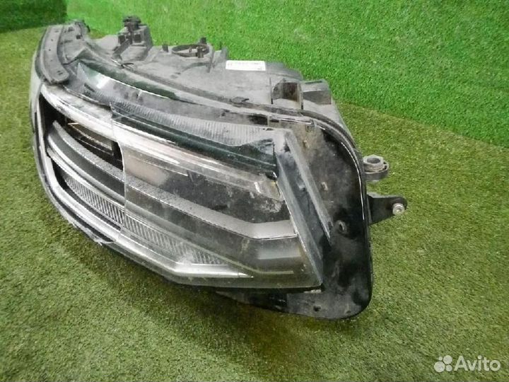 Фара правая Volkswagen Tiguan