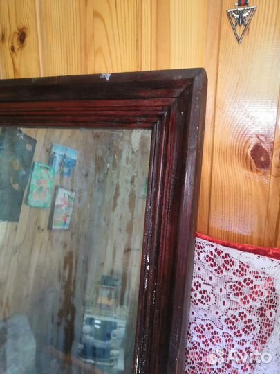 Большое старинное зеркало