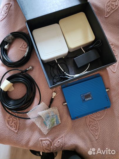 Mobile dcs/3g/4g repeater