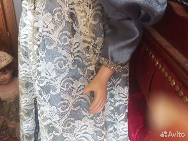 Фарфоровая кукла 1 метр