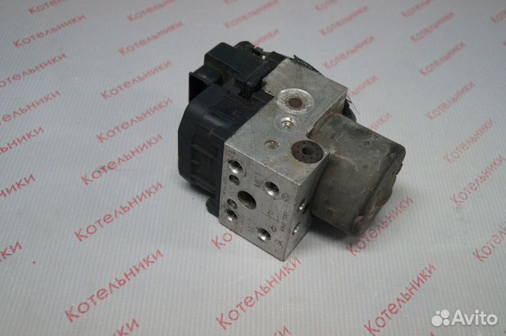 Nissan 47660-7J010 Блок ABS