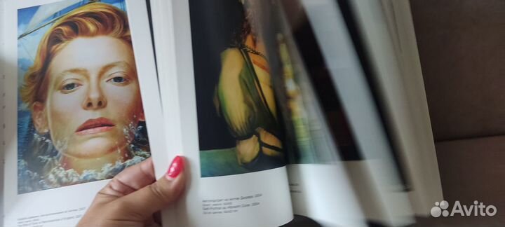 Никас Сафронов. Книга с фотографиями его картин