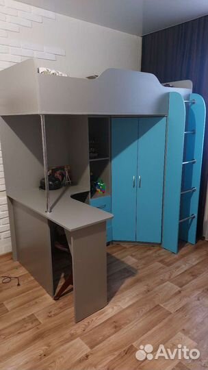 Детская двухэтажная кровать