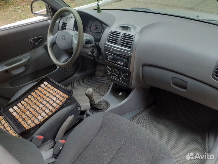 Hyundai Accent 1.6 МТ, 2011, 200 000 км