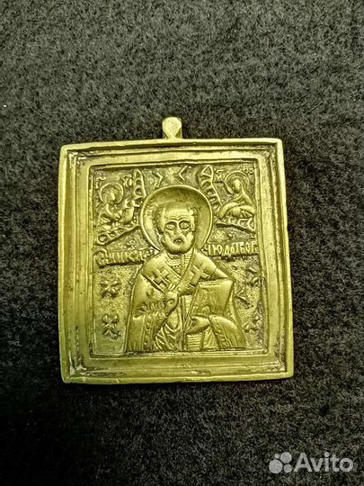 Литая плакетка 