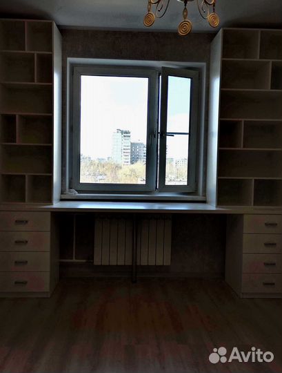 Рабочая зона у окна