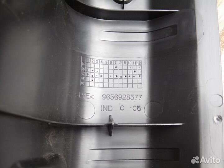 Накладка задней панели Пежо 206