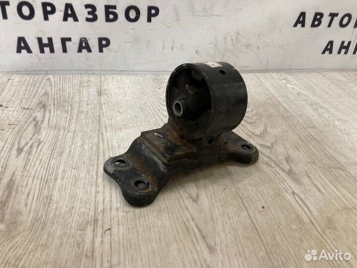 Опора (подушка) левая Mitsubishi Lancer 9 CS3A