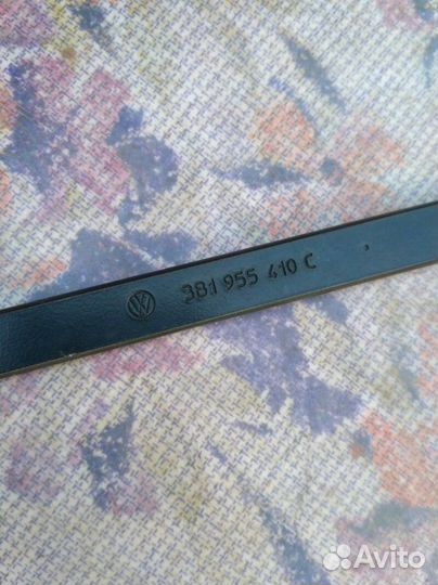 Поводок стеклоочистителя передний правый