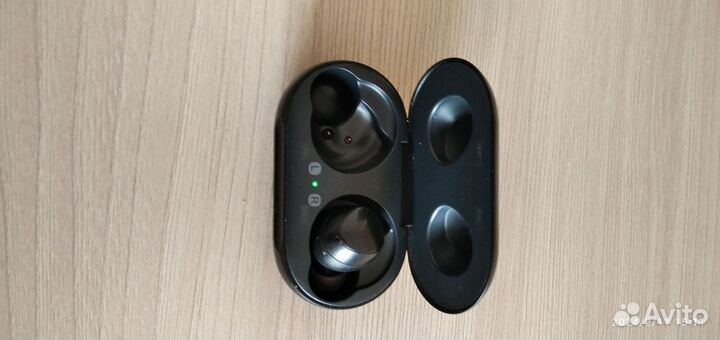 Беспроводные наушники samsung galaxy buds 2019