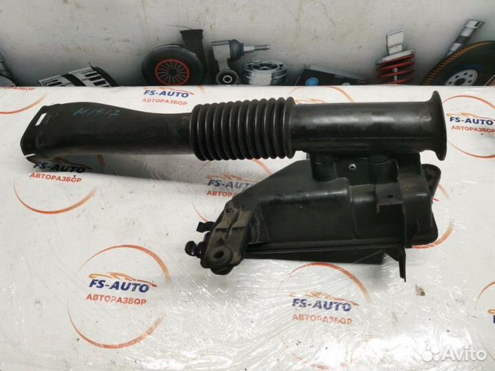 Резонатор воздушного фильтра Mazda 3 седан BK 1.6