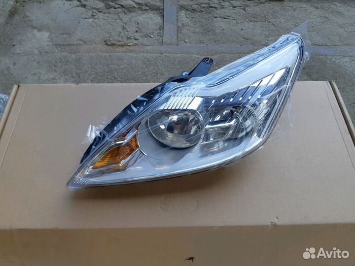 Фара Ford Focus 2 08-11