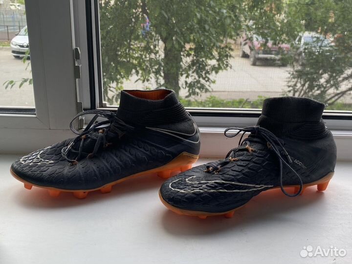Футбольные бутсы размер 38,5