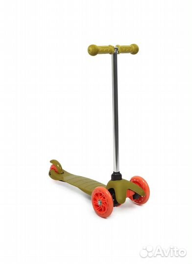 Детский трехколесный самокат