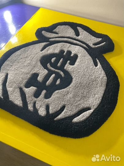 Тафтинговый ковёр ручной работы