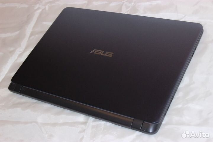 Отл.сост. Asus 15.6 Full HD Nvidia MX130 Core i3