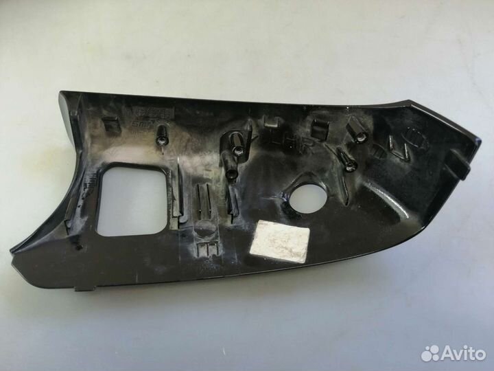 Накладка правого зеркала нижняя Hyundai Genesis 2