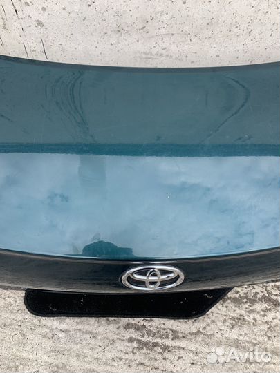 Крышка багажника Toyota Avensis