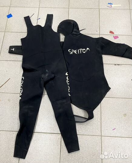 Гидрокостюмы для дайвинга разные
