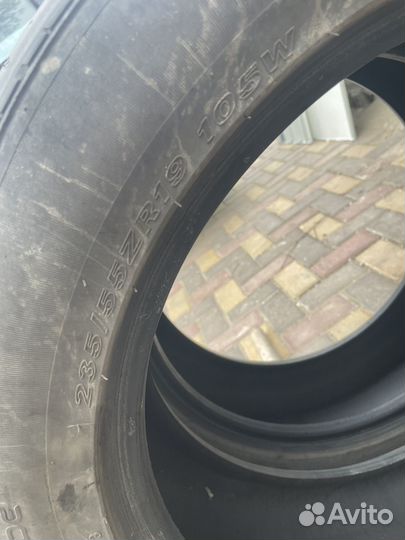 Roadstone N'Fera RU5 235/55 R19