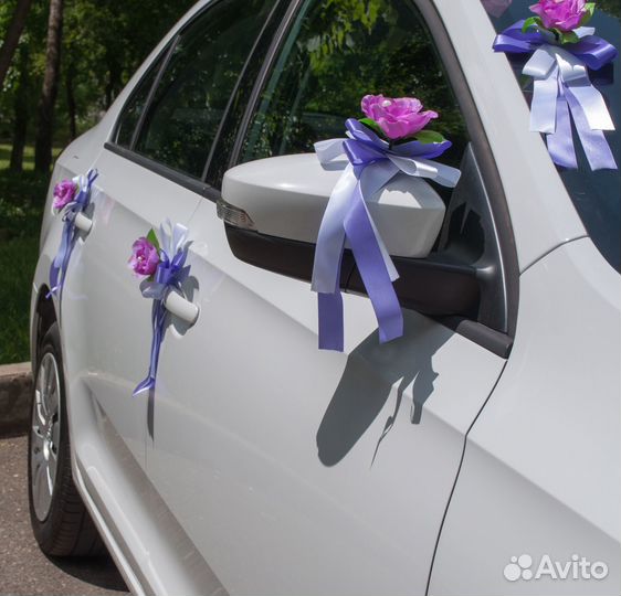 Свадебное украшение на машину 