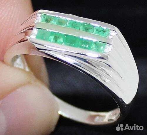 Серебряное кольцо с изумрудом. Сертификат, коробка