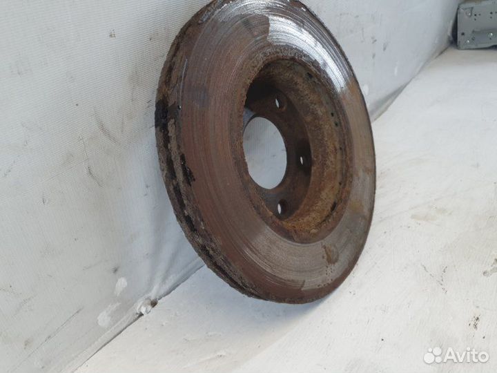 Тормозной диск Mazda 3 3 Z6A61564 2012