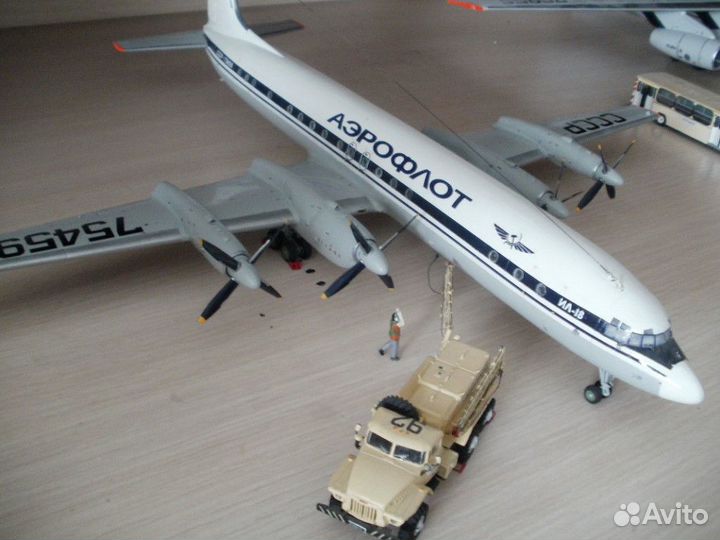 Ил-18 в М.1:72