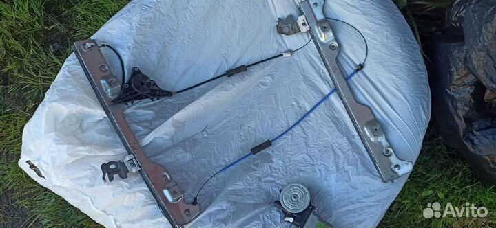 Стеклоподъёмник инфинити