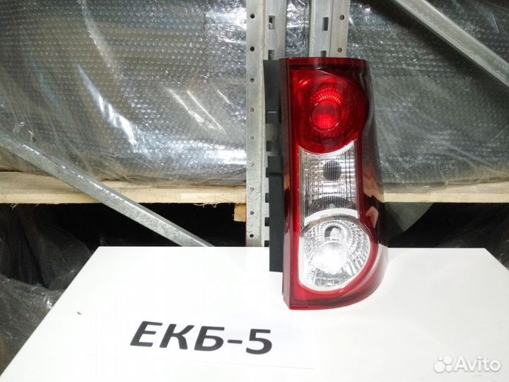 Фонарь правый LADA Largus 1 2012