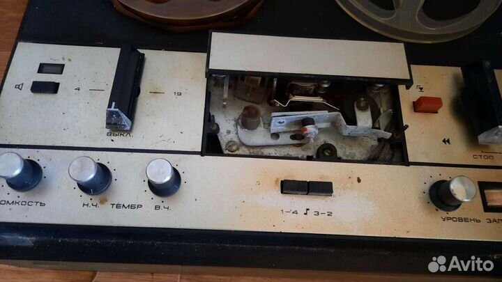 Катушечный магнитофон