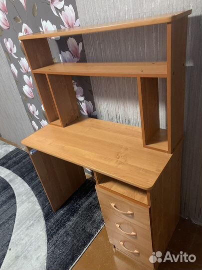 Компьютерный стол