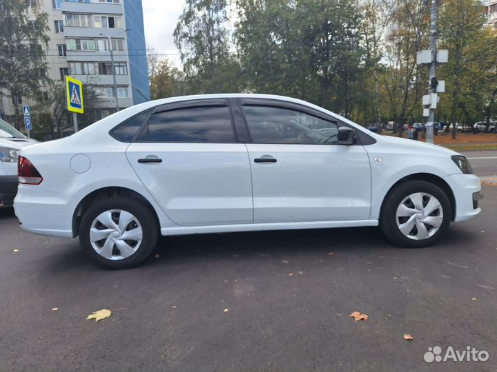 Volkswagen Polo 1.6 AT, 2020, битый, 150 000 км