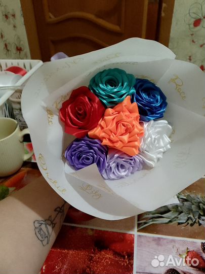 Цветы из атласных лент готовые