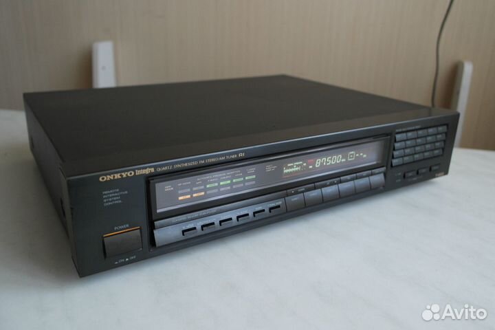 Тюнер Onkyo T 4650 в отл. состоянии, 220 Вольт