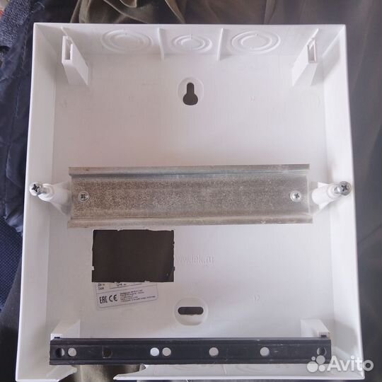 Бокс распределительный для,автомата навесной