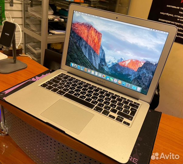 Apple MacBook Air Core i7 4/256gb