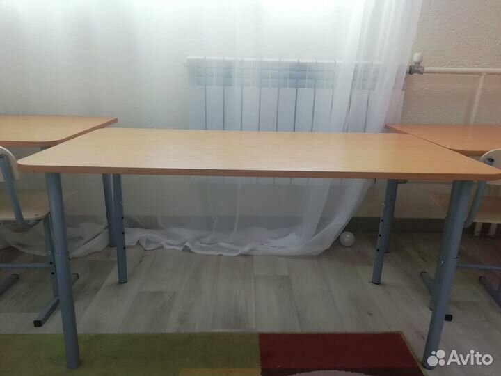 Детский письменный стол