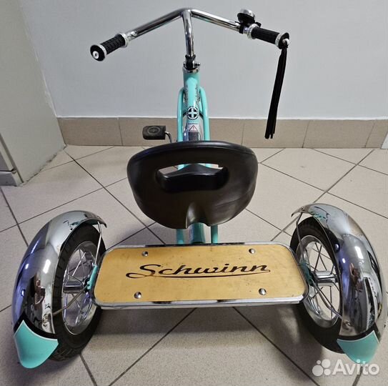 Трехколесный велосипед schwinn roadster trike