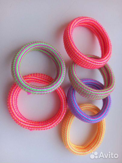 Много резиночек на девочку