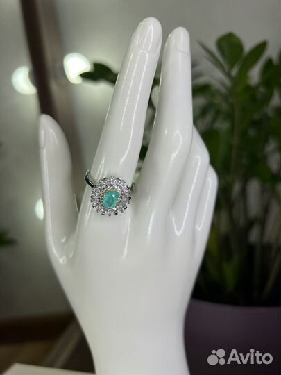 Ренулируемое кольцо с камнем