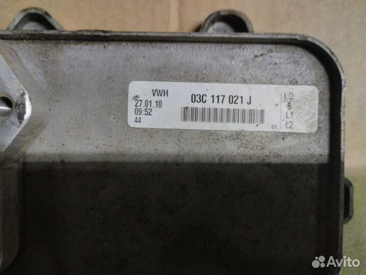 Масляный радиатор VW Skoda 03C117021J