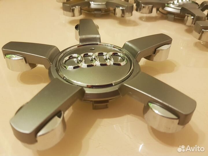 Заглушки литых дисков Audi Q7 4L0601165D